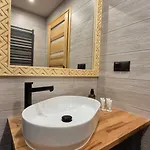 Апартаменты Pod Gontem Zakopane-blisko Krupowek Закопане